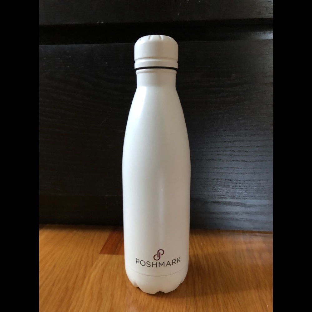Poshmark 17 oz reusable water bottle - new!